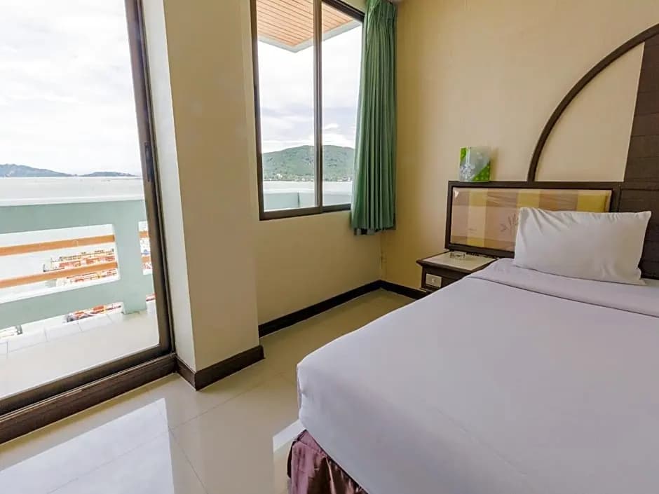 Deluxe room with sea view