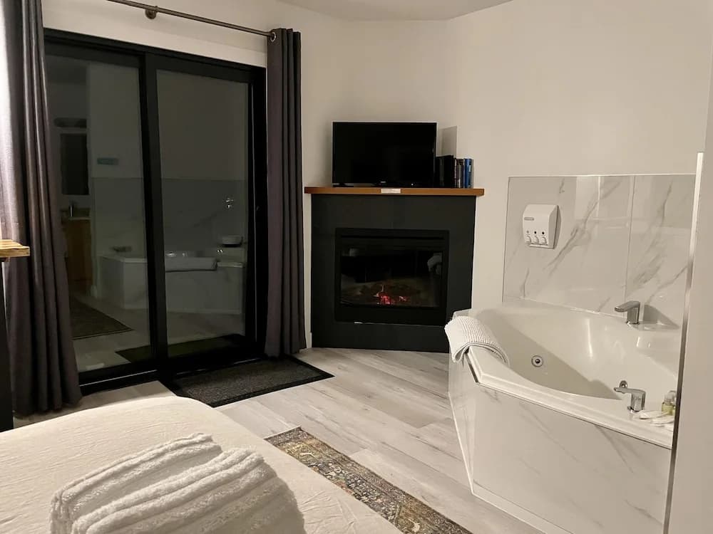 Standard room with balcony and with water view