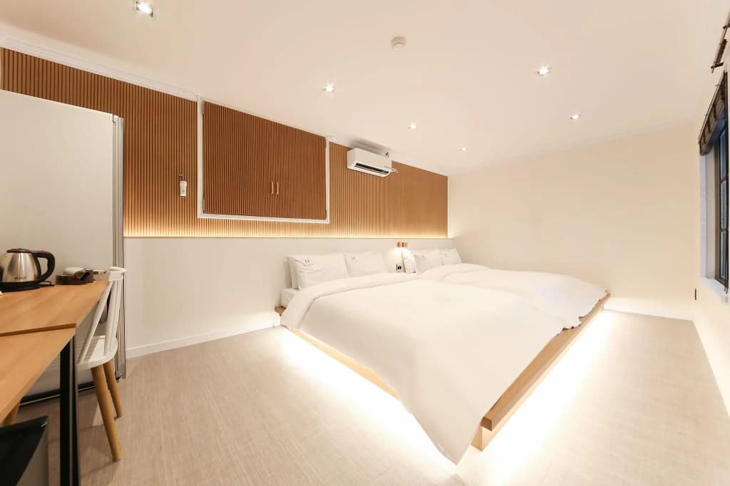 Standard Double Family room twin beds