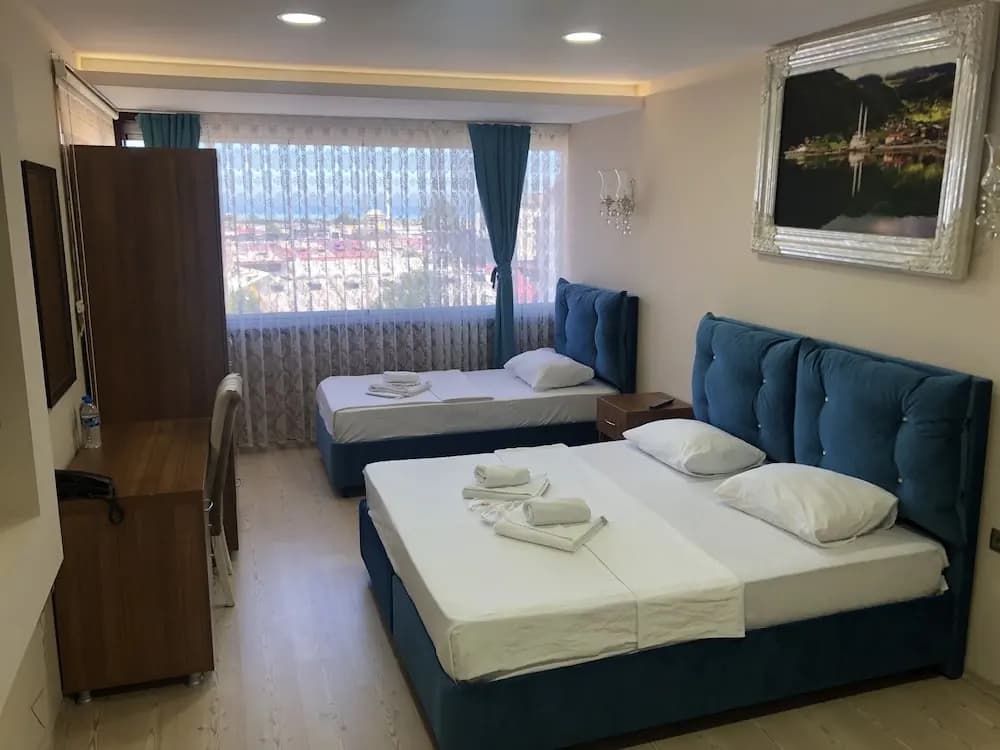 Classic Triple room with balcony