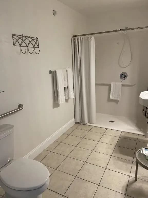 Standard Double room with lake view full double bed