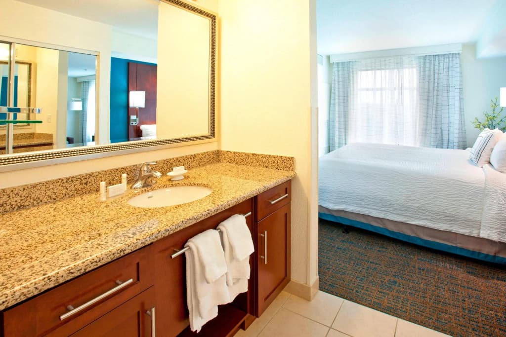 2 Bedrooms Double Suite full double bed