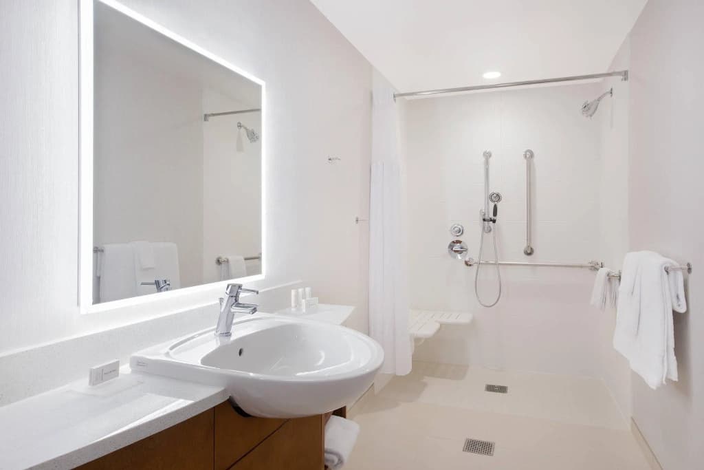 Double Suite full double bed