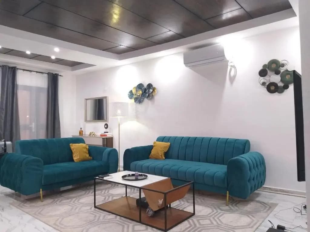 3 Bedrooms Apartment