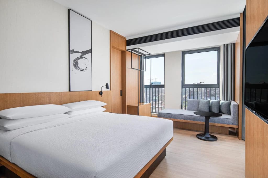 1 Bedroom Executive Double Suite full double bed