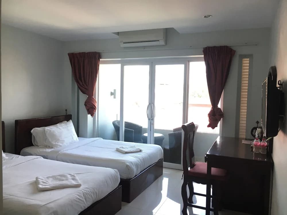 Deluxe Double room with balcony twin beds