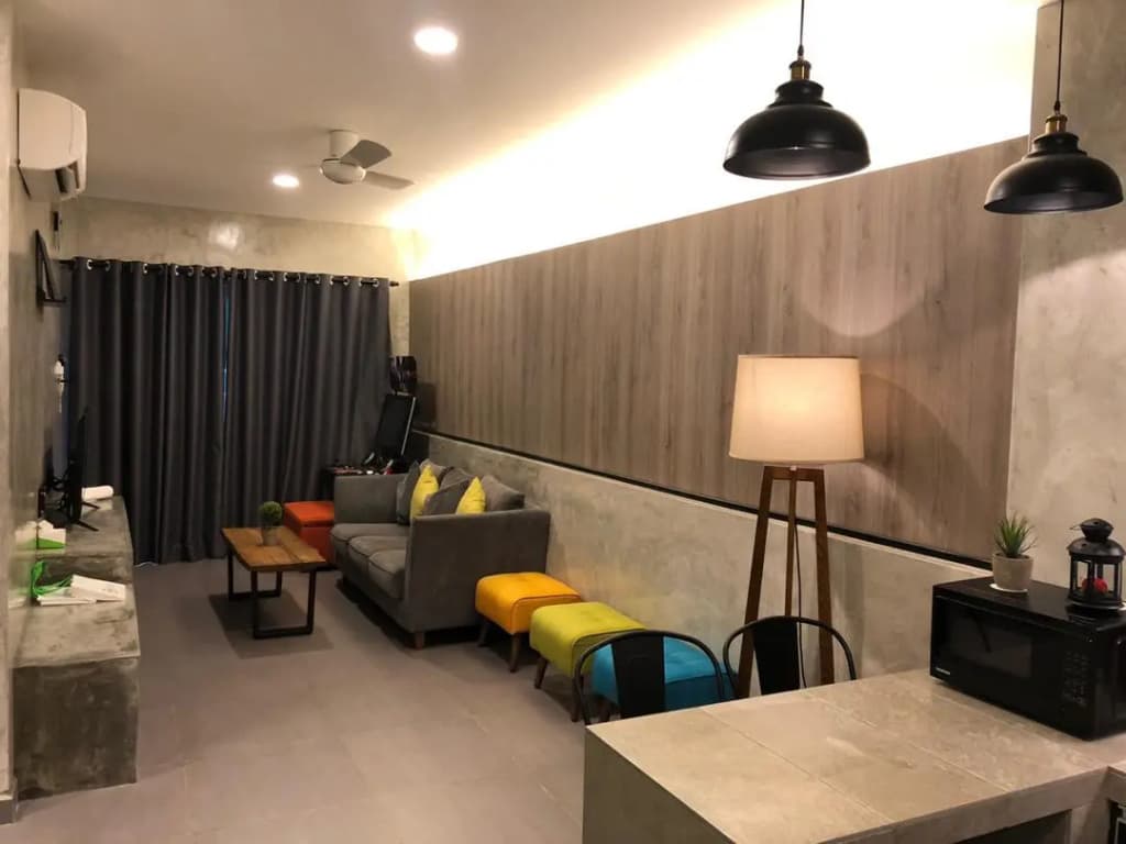 4 Bedrooms Apartment
