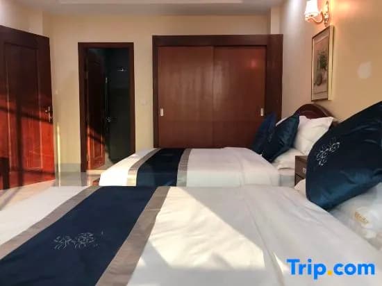 Superior Double Suite twin beds