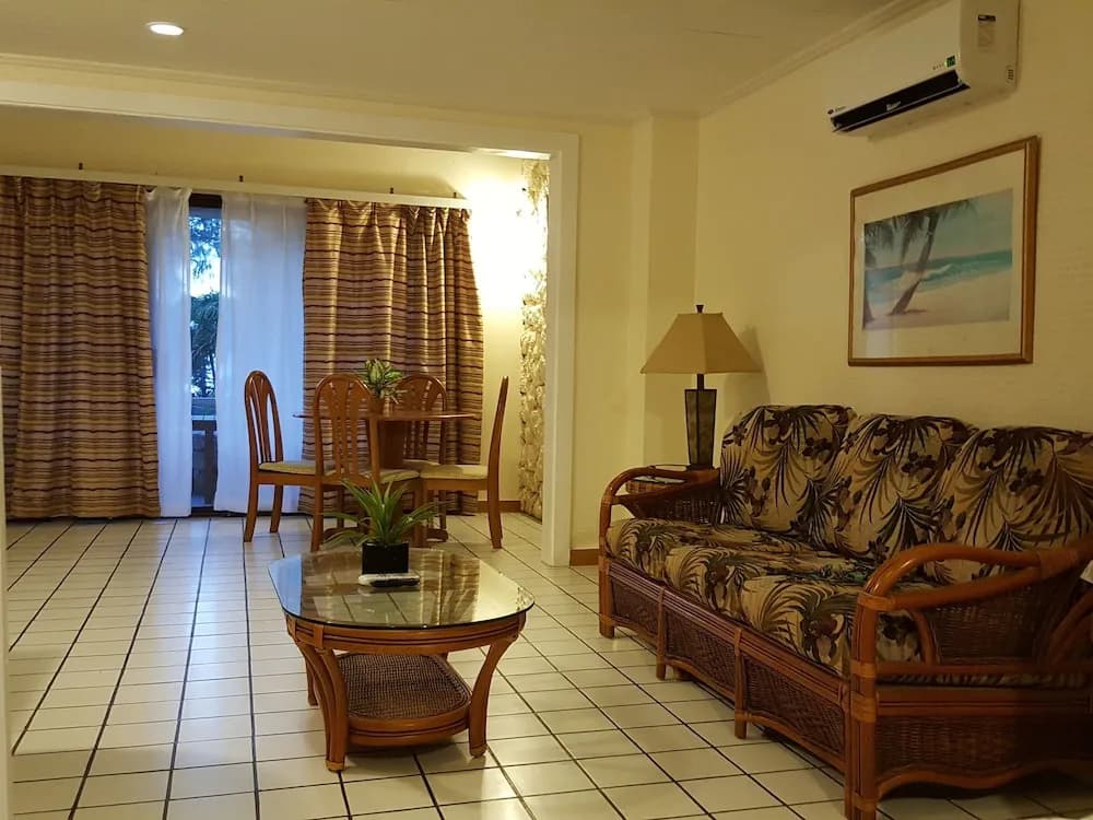 Superior Double room with balcony and with partial ocean view twin beds