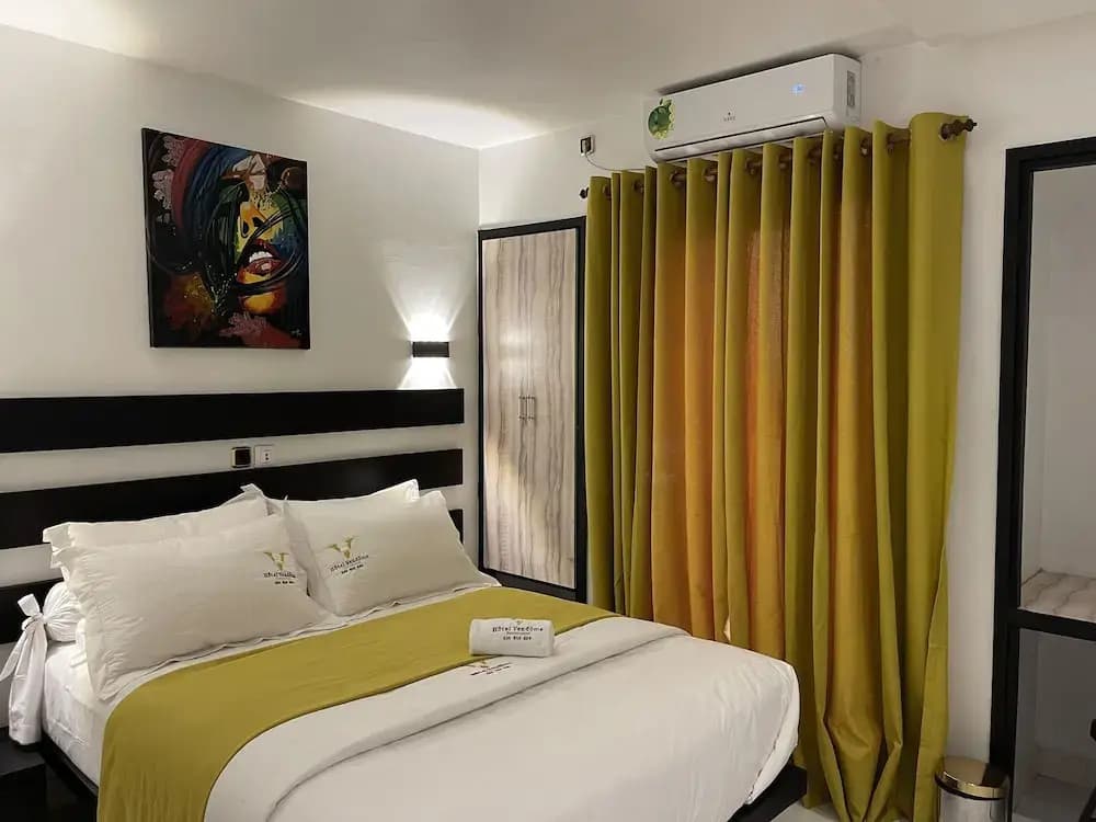 Comfort room