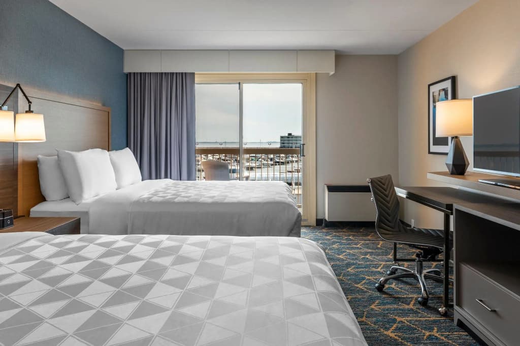 Standard Quadruple room with harbour view
