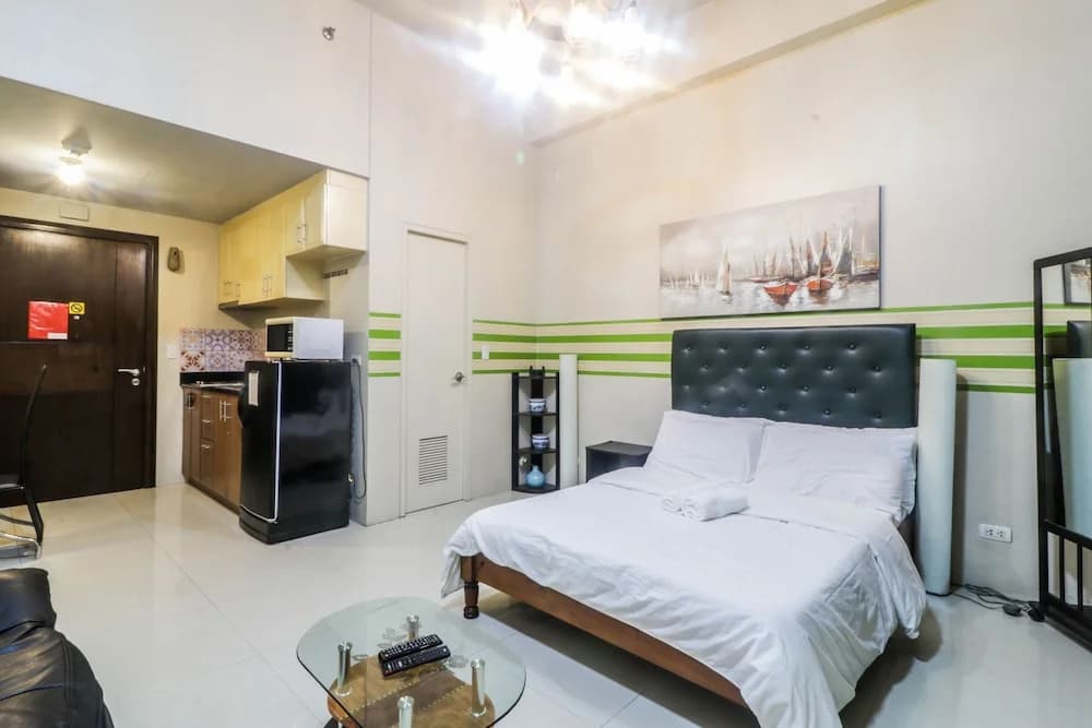Double Studio full double bed