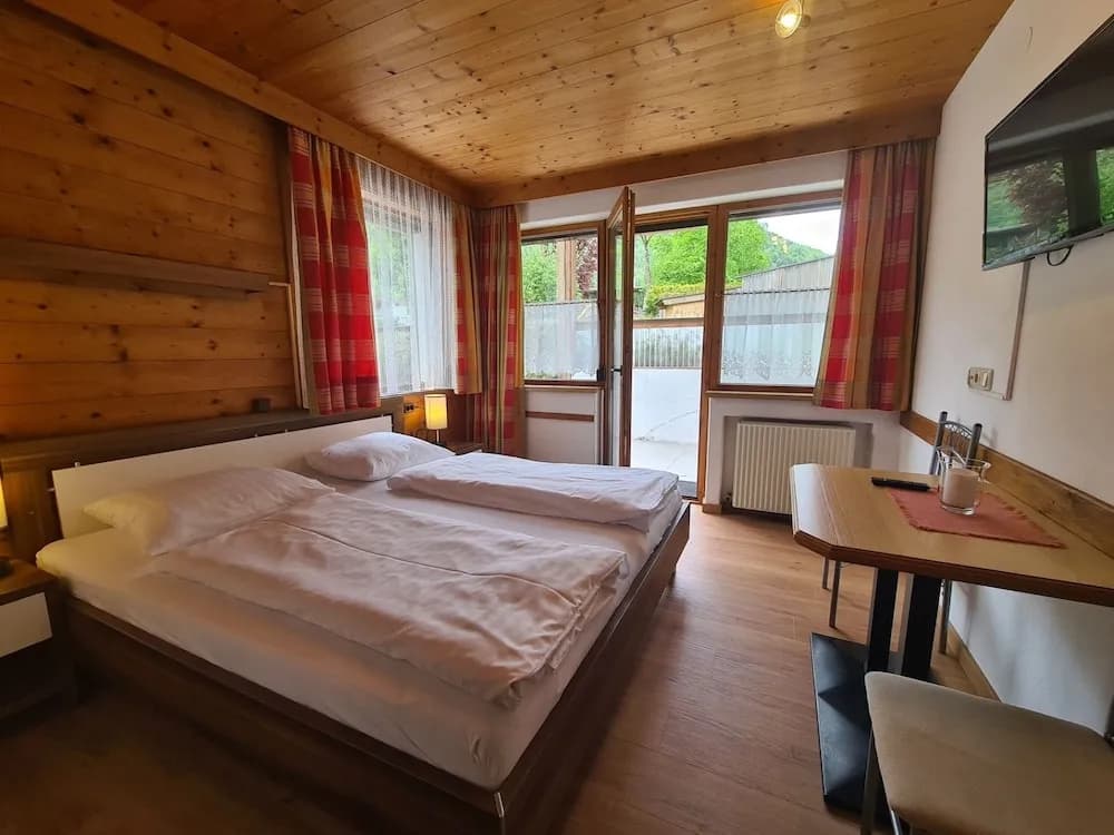 1 Bedroom Apartment with garden view