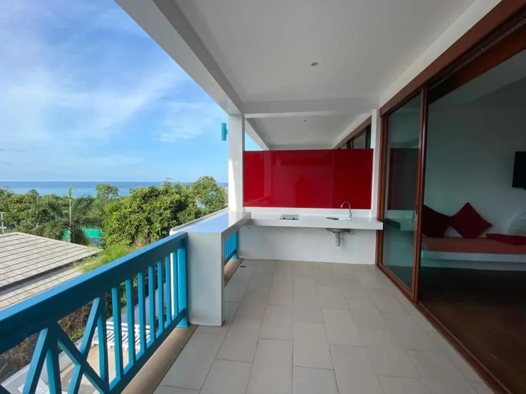 Deluxe Double room with partial sea view full double bed