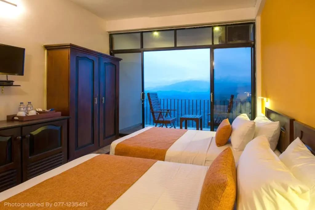 Deluxe Double room with balcony and with mountain view twin beds