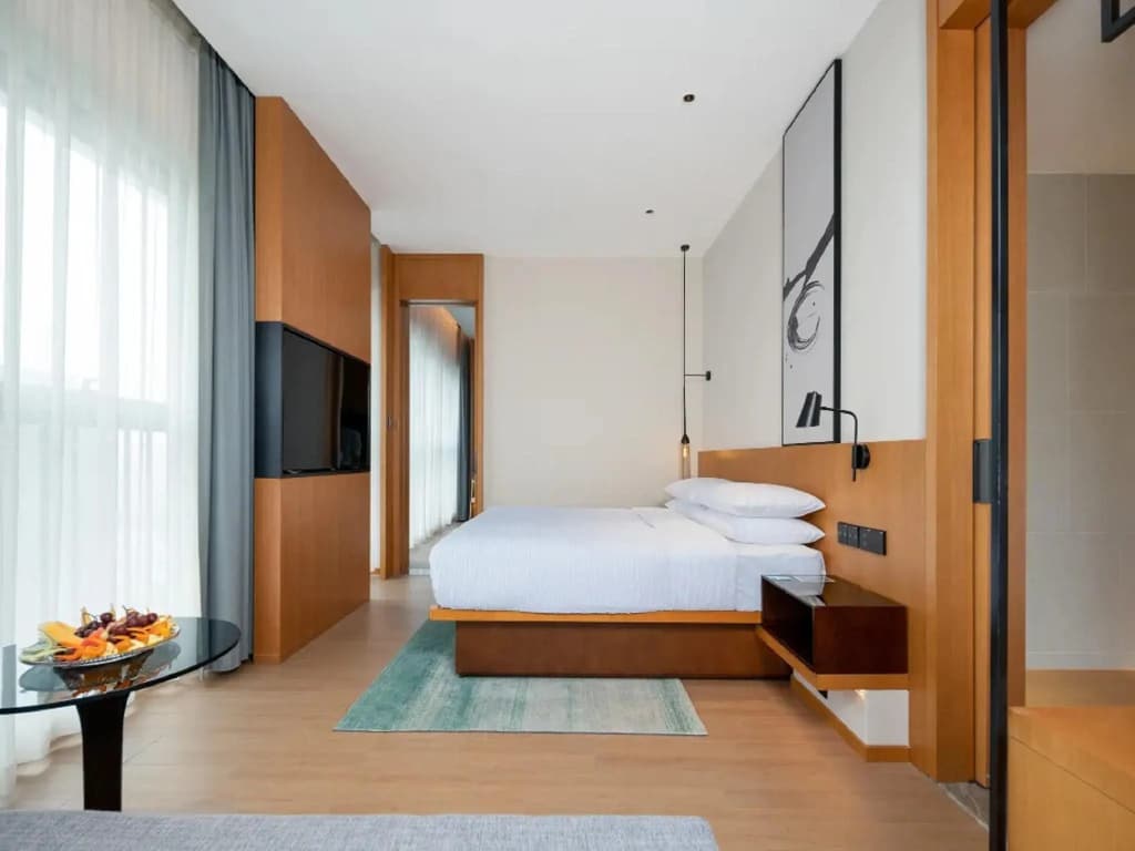 Standard Double Club room with river view full double bed