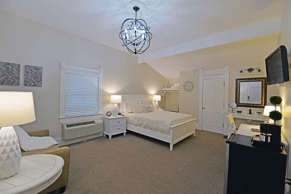 Standard Double room with balcony full double bed