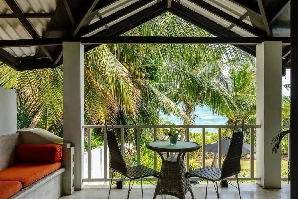 Standard Double room with balcony and with sea view full double bed