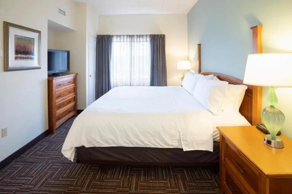 1 Bedroom Double Suite full double bed