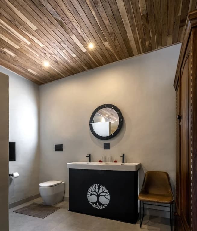 Comfort room