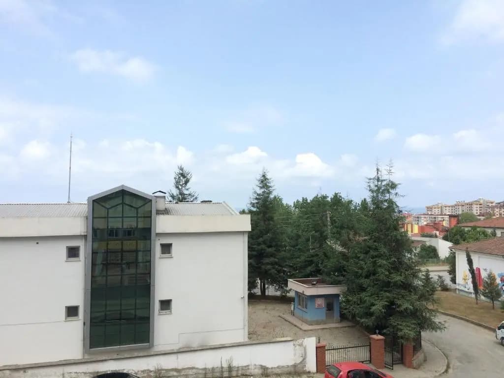 4 Bedrooms Apartment with sea view