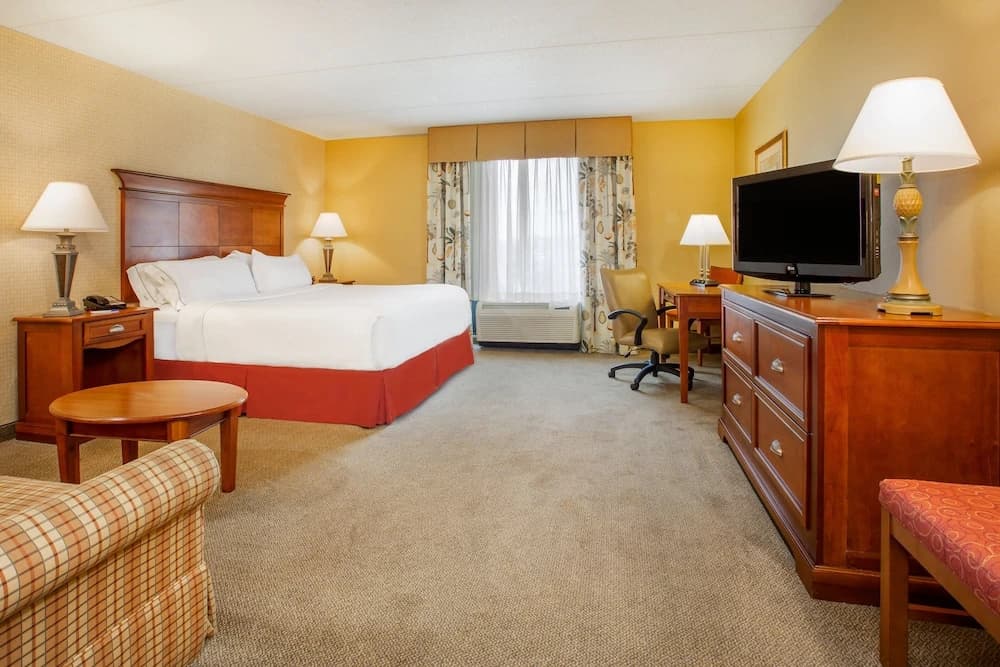 Standard Jetted Tub Double room full double bed