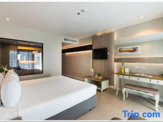 Deluxe room with street view