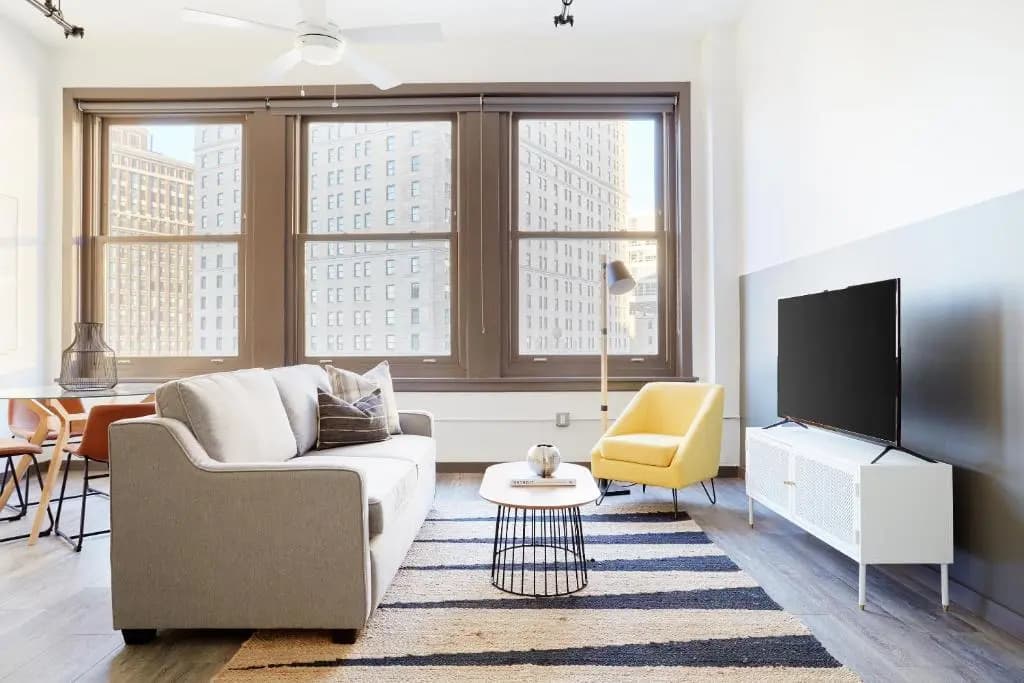 2 Bedrooms Apartment