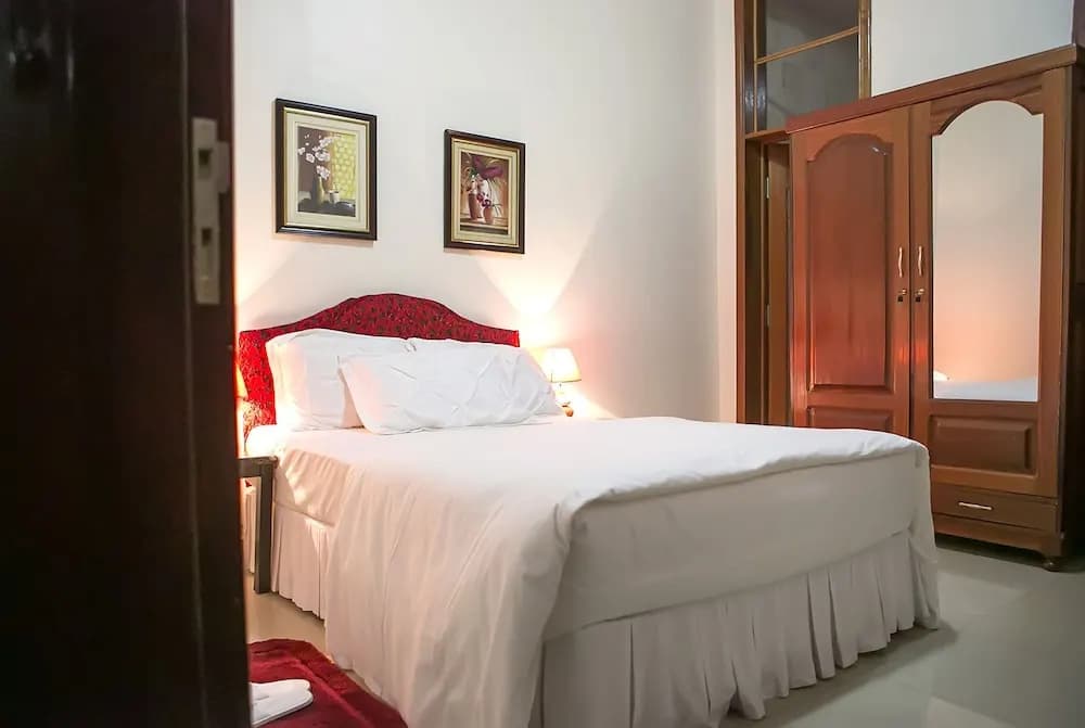 Standard Double room with balcony full double bed