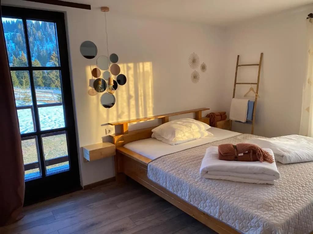 Standard Double room with mountain view full double bed