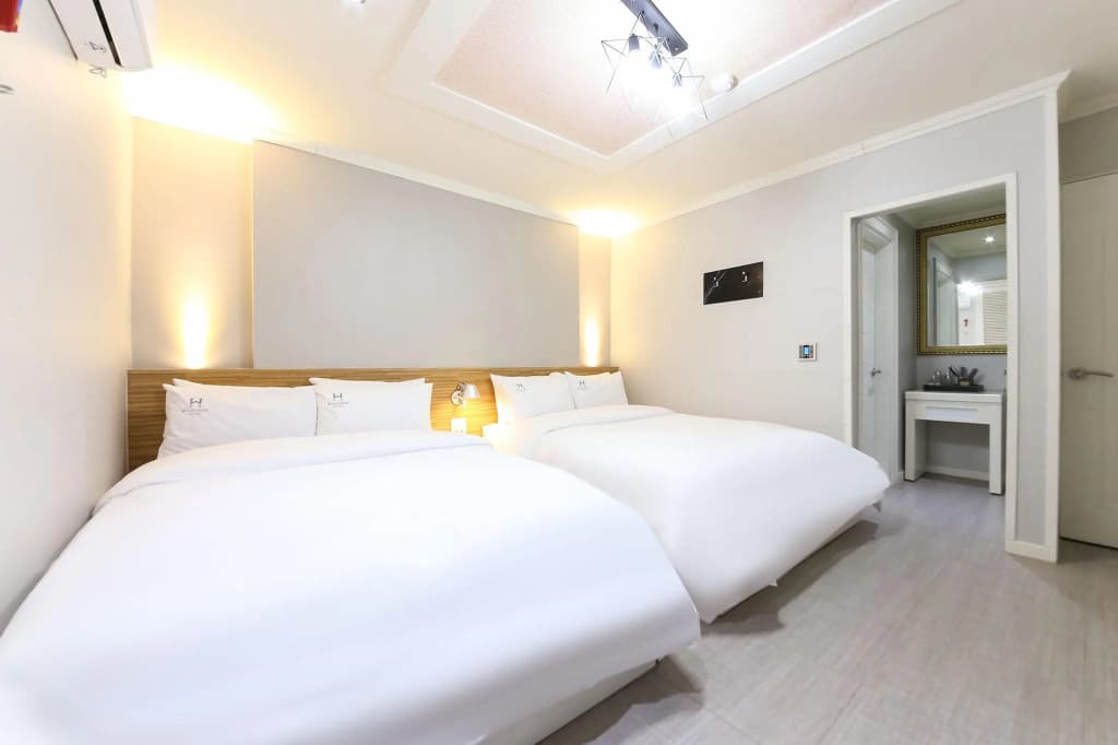 Deluxe Double room twin beds