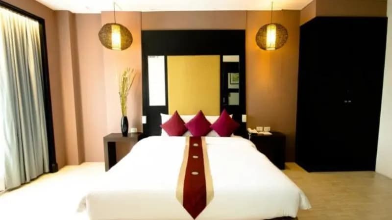 Double Mini Suite full double bed