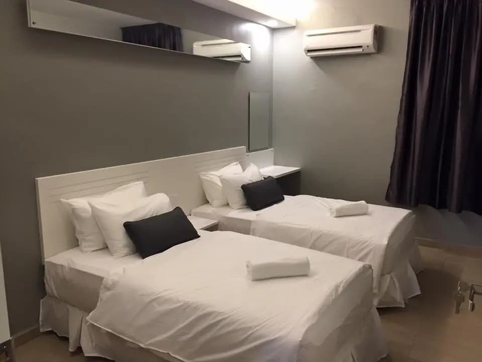 3 Bedrooms Apartment