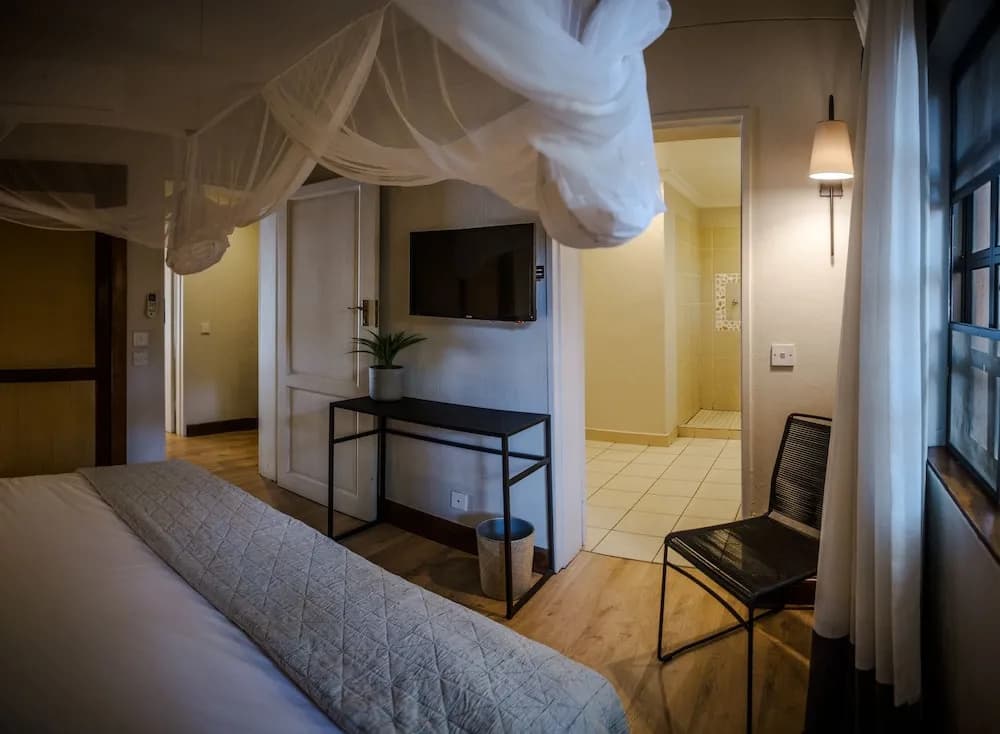 Luxury Double Suite with balcony twin beds