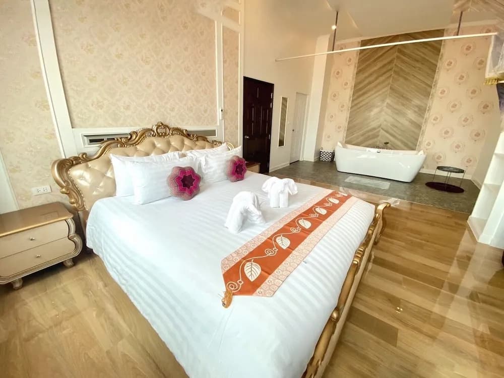 Suite with balcony