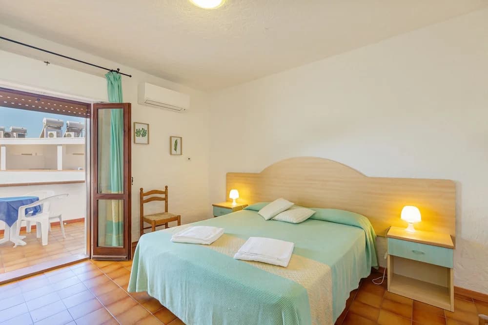 Standard Double Basement room with balcony full double bed