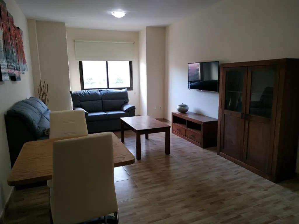 3 Bedrooms Apartment