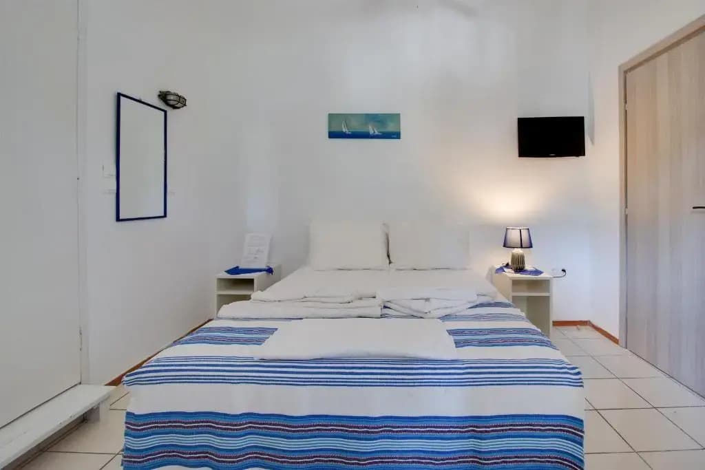 Standard Double room with garden view full double bed