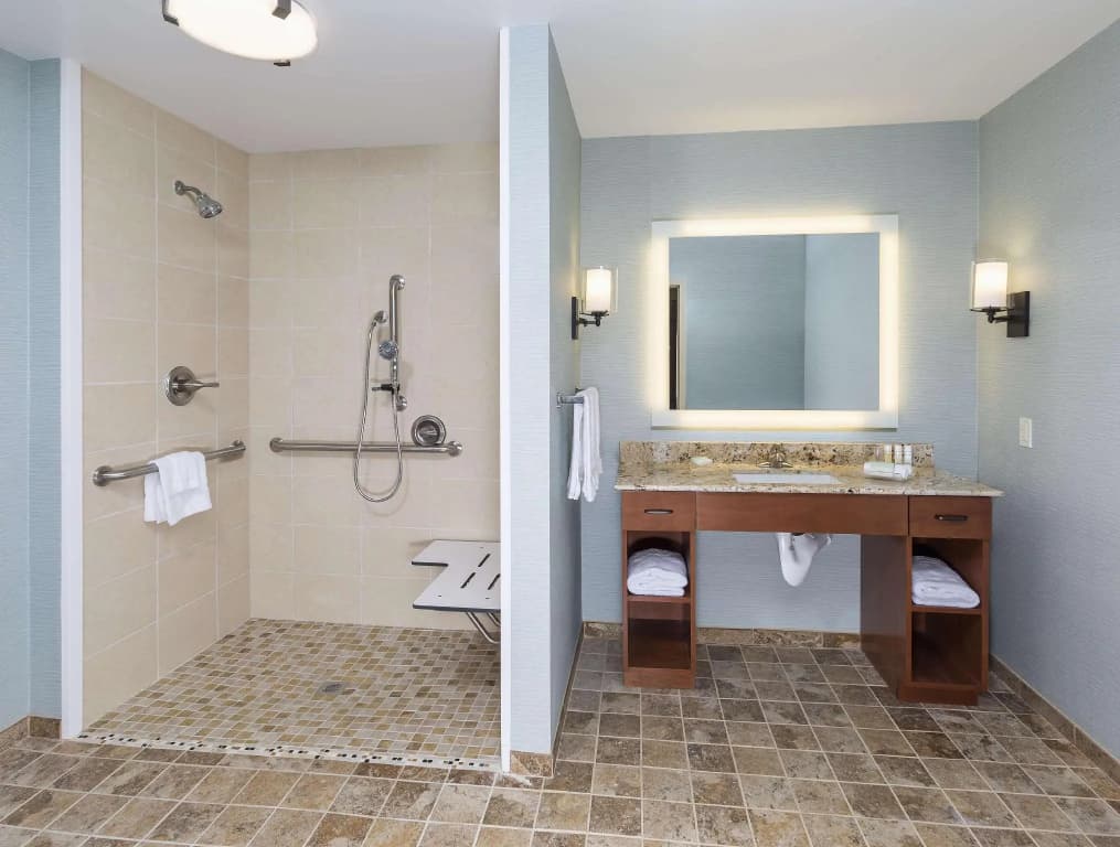 Double Suite full double bed