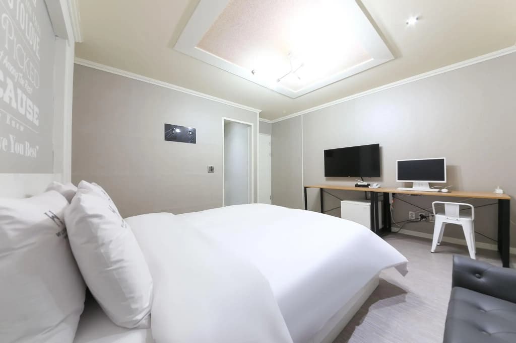 Standard Double room full double bed