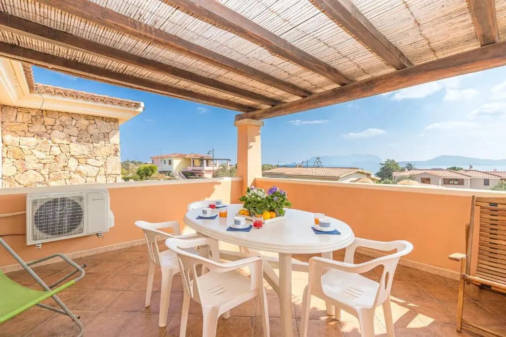 2 Bedrooms Apartment with sea view
