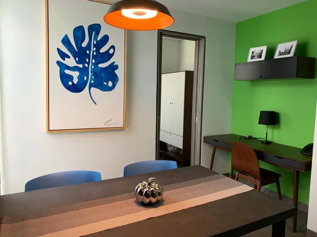 2 Bedrooms Apartment