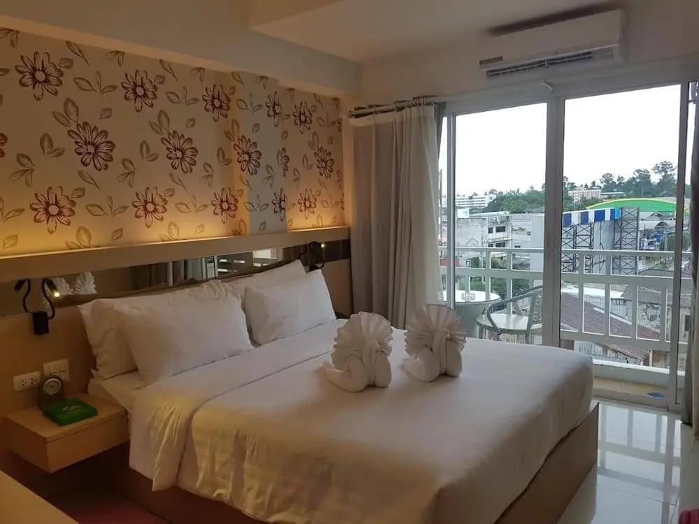 Superior Double room with balcony full double bed