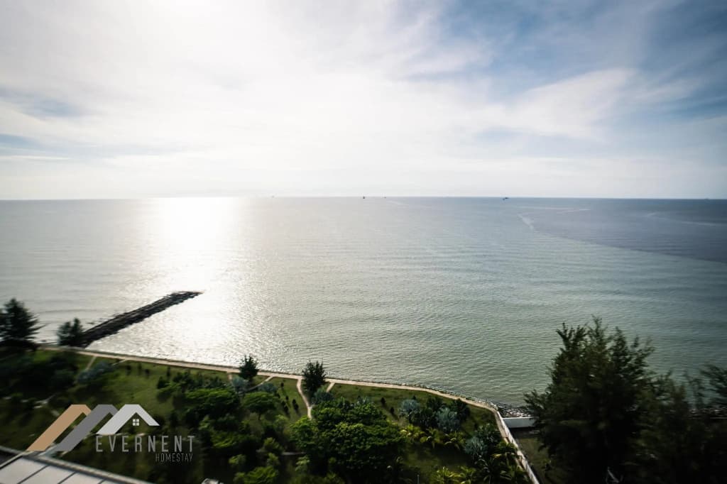 3 Bedrooms Apartment with ocean view