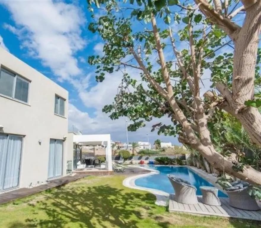 Superior Villa