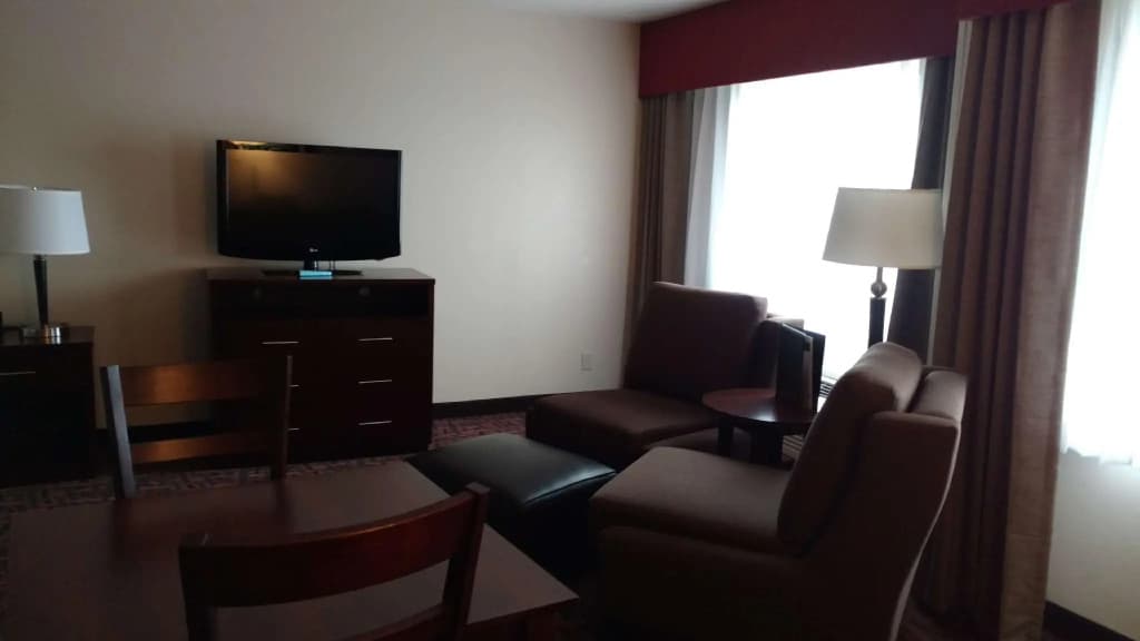 Double Suite with pool view full double bed