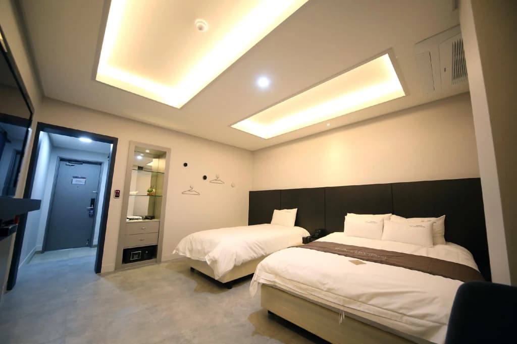 Premier room