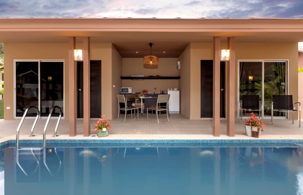 2 Bedrooms Villa