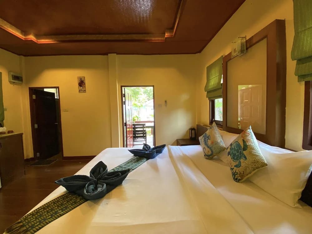 1 Bedroom Deluxe Double room with balcony and with garden view full double bed