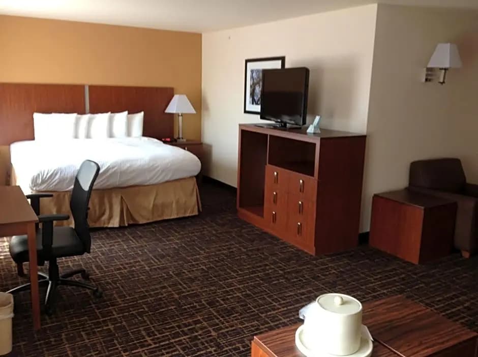 Double Suite full double bed